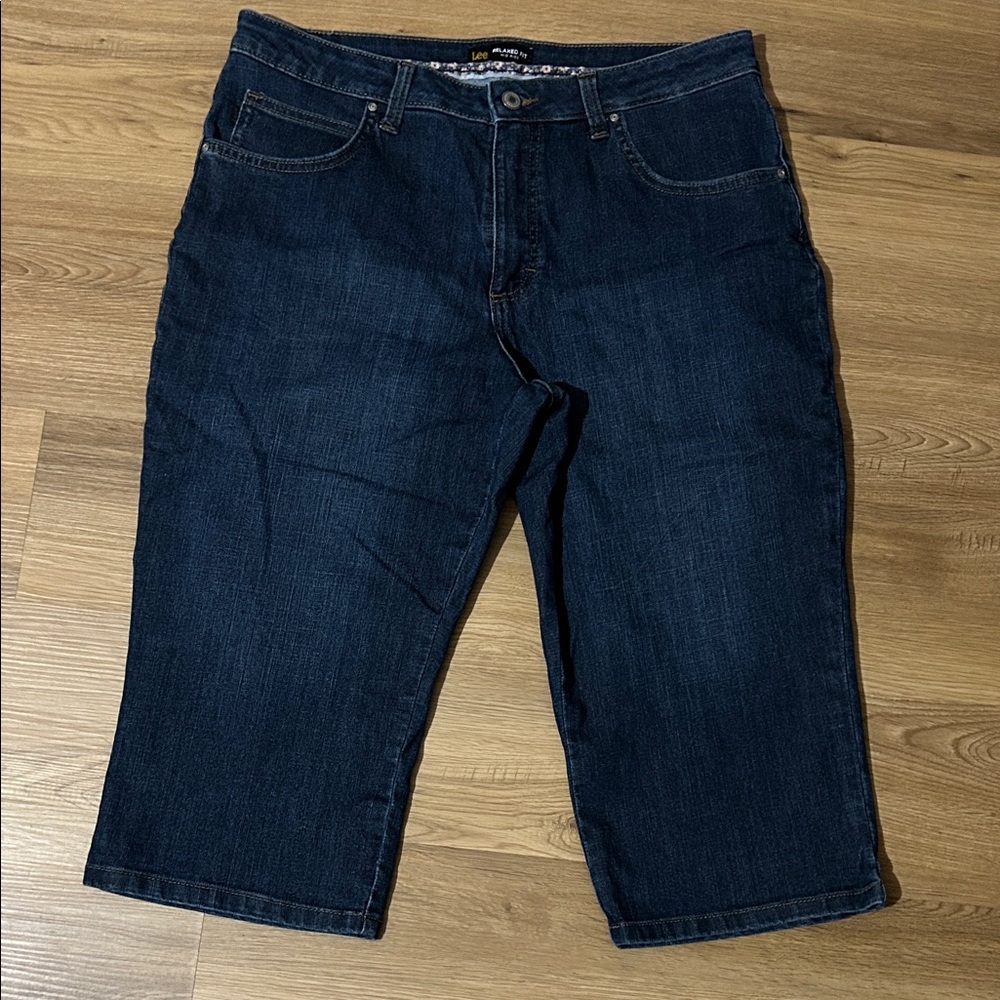 Lee Capri Jeans Women’s Size 14 Petite Cropped Denim Capri Shorts